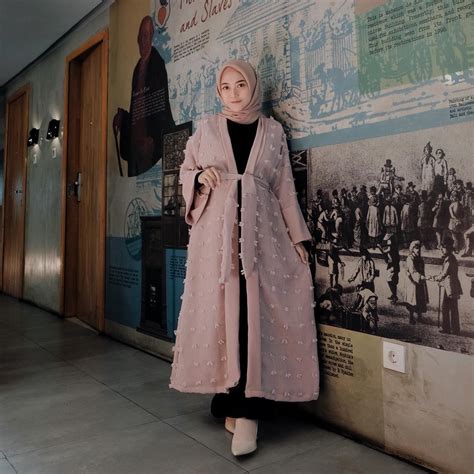 Kalau belum punya pasangan, tetep berangkat kondangan aja. Simple Ootd Kondangan Non Hijab - Jilbab Gucci