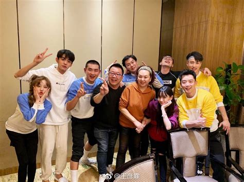 This is a list of episodes of the chinese variety show keep running in season 7. Wu Chun takes a family picture with the members of Keep ...