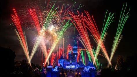 Best Spots To Watch Disneyland Fireworks Park Savers