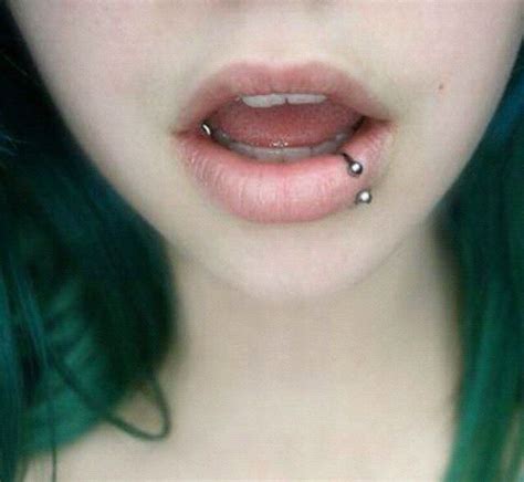 i actually quite like this lip piercing little details pinterest lip piercing piercing
