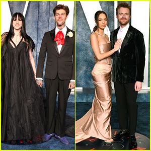 Billie Eilish Jesse Rutherford Couple Up At Vanity Fair Oscars Party Oscars Parties