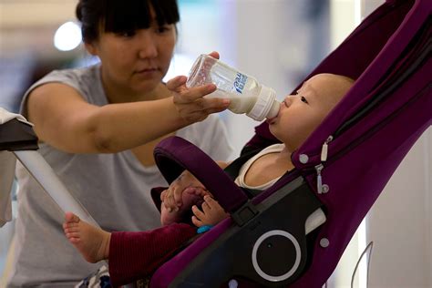 The Chinese Breast Milk Market In The Second Hand Pages