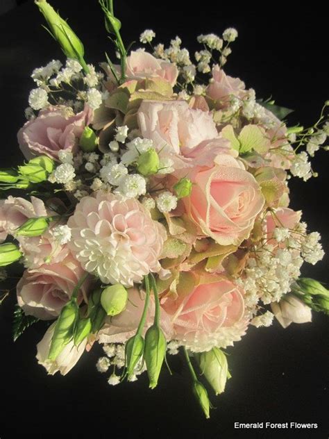 A Brides Bouquet Of Sweet Avalanche Roses And Dahlias X Wedding