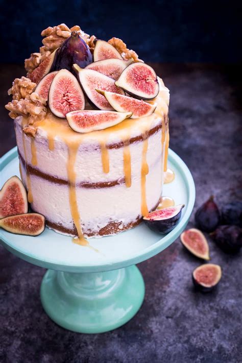 I shared this fig cake way back in 2008, so it's been 10 years since i shared it with all of you and i thought it was time to share again. Honey Walnut Fig Cake