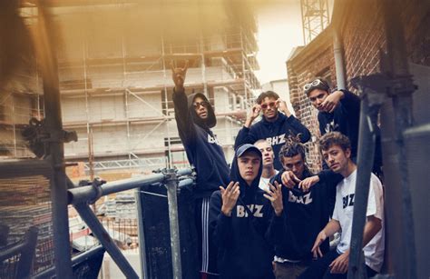 Bhz ist eine musikgruppe aus dem berliner stadtteil schöneberg, bestehend aus den rappern big pat, dead dawg, ion miles, longus mongus und monk. San Pellegrino, Bier und Weißwein | mephisto 97.6
