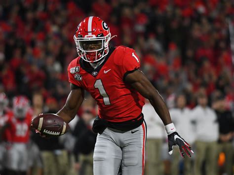 Georgia Wr George Pickens Gets Ejected For Fighting After Throwing