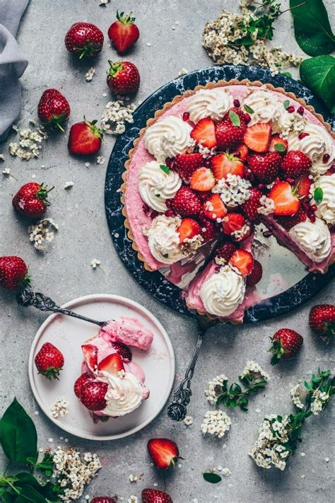 strawberry ice cream pie no bake strawberries and cream tart erdbeereis eistorte leckere