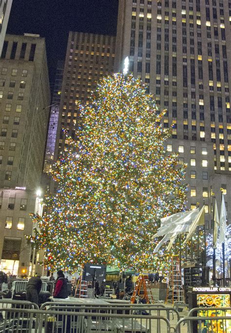 Rockefeller Center Christmas Powered Up At The Official Tree Lighting