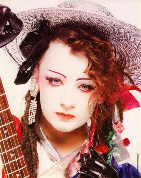 George confirmed the group's disbandment in the spring of 1987, and he began a solo career later that year. La question suave du jour : Boy George s'est-il égaré ...