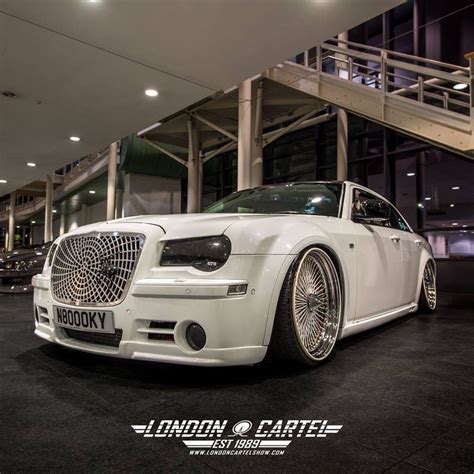 White Chrysler 300c Modified With Power And Style Including 22 Inch