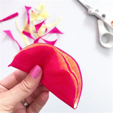 How To Make Easy Tissue Paper Flowers Tissue Paper Flowers Diy