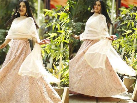 Photo Pallavi Patil Looks Beautiful As She Twirls In An Traditional