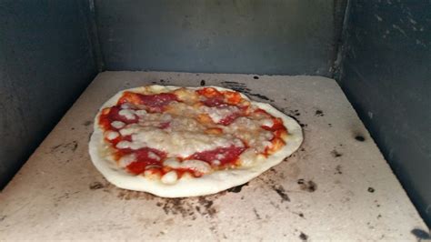Metaallokaal Pizza Oven