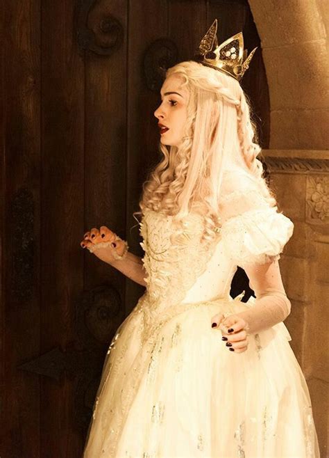 Pin By Beatrice On Fave Fam White Queen Costume Alice In