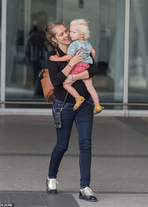 Teresa Palmer Has An Emotional Reunion With Her Babeest Son Forest Teresa Palmer Teresa Mary