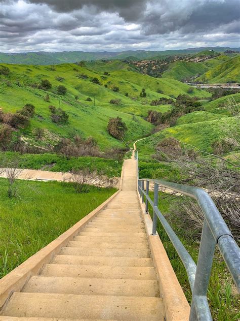 Calabasas Hidden Stairs – FRUIT STAND FRESH Yellow Sign, Concrete Steps