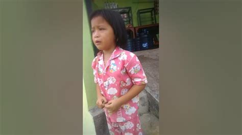 Anak Gadis Kcil Imut Ditinggal Bapak Nya Di Jalan Pake Motor Youtube