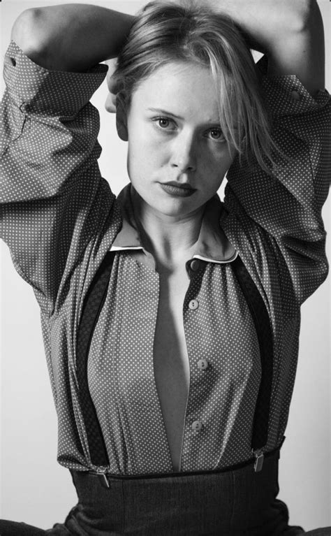 Amelia Eve Photoshoot 2021 Actress Emma Stone Jodie Comer Film Books Badass Women Celebs