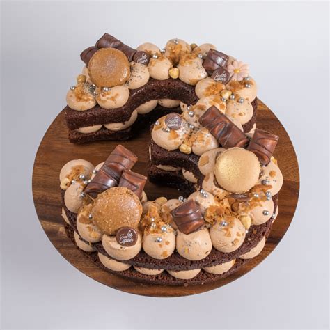 'king cake') is a traditional portuguese cake eaten from the beginning of december until epiphany. les Cup'inn - Number cake praliné 6 pers.