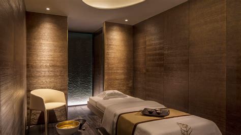 Luxury Spa In London Facials And Massage Four Seasons Ten Trinity Spa Treatment Room Home