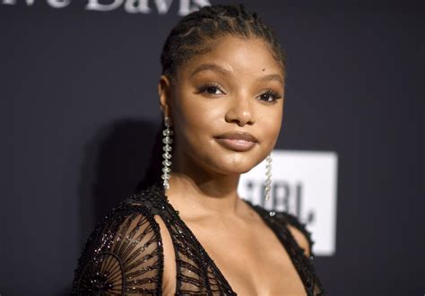 halle bailey not shocked by racist little mermaid backlash los angeles times