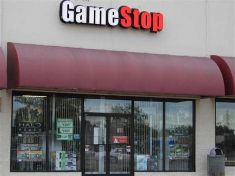 Backers of the stock cheered gamestop's announcement on at 1119 gmt, gamestop shares were up 46.8% at $95.10 in premarket trading in the united states while surging more than 70% in cash trading in. Gamestop Corporation (NYSE:GME) - Massive Short Squeeze ...