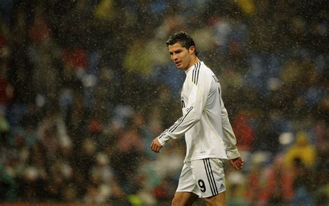 Cristiano Ronaldo Playing Hd Wallpapers Hd Wallpaper