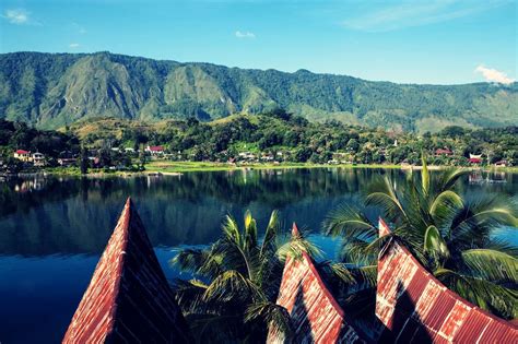 10 Best Tourist Attractions in Sumatra - Capture Indonesia