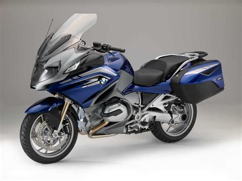 Considering the overall weight of the r1200rt without baggage, the engine is adept at pulling top gear from 3000rpm and makes light work of mountain gradients. BMW R 1200 RT, San Marino Blau metallic / Granitgrau ...