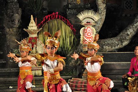 9 Dances Of Indonesia Graceful Indonesian Folk Dances