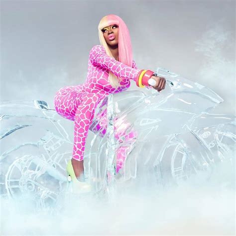 Nicki Minaj Super Bass Music Video