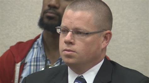 Former Lmpd Officer Kenneth Betts Back In Jail On Federal Charges