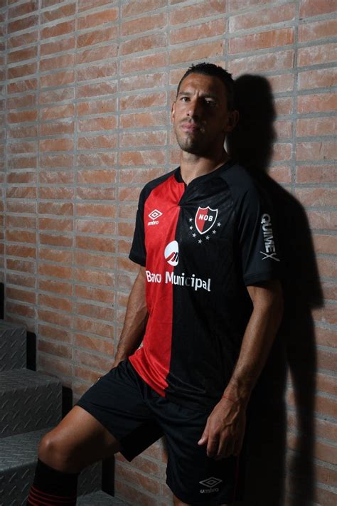 Rubbermaid storage and trash containers. Umbro 2020 Newell's Old Boys Home Kit Revealed | The Kitman