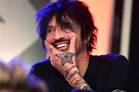 mÖtley crÜe s tommy lee shares naked photo of himself on instagram ooooopppsss