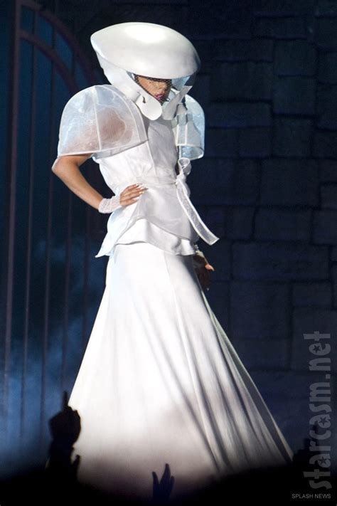 Photos Lady Gaga In Various Costumes From The Born This Way Ball Tour