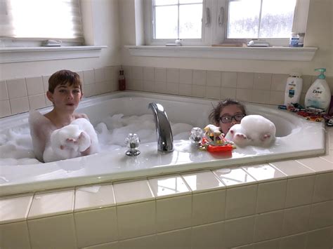 Busy Lee Family Bubble Bath Bubbles