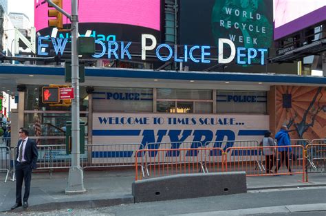 New York Police Dept Times Square New York Bilder Und Fotos