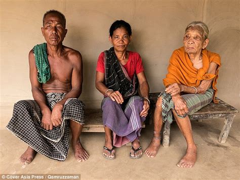 Bangladeshi Farmer Has Spent 45 Happy Years With His Wife And Mother