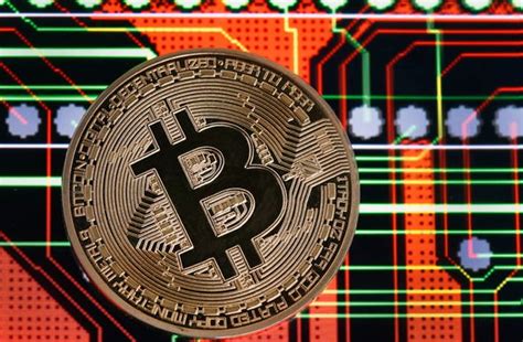 When bitcoin first launched, the reward was 50 bitcoins. Bitcoin price latest: Bitcoin surges to $9k - highest ...