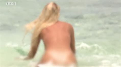Francesca Cipriani Fa Il Bagno Nuda La Foto Scandalo Su Instagram My