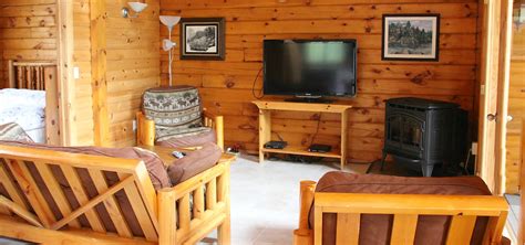 Log Cabin Rentals Near Kingston And Ottawa Ontario Fernleigh Lodge