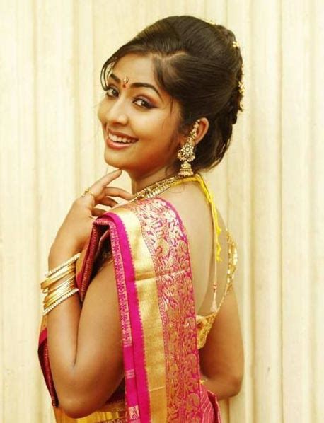 Her debut in tamil cinema came with azhagiya theeye, but the most notable one was the 2009 tamil movie aadum koothu, which won the national award for the best tamil film. Navya Nair latest hot photos in saree and churidar ...