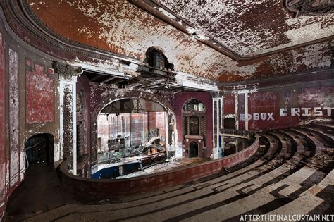 The Majestic Theatre In East St Louis Il Abandoned For Almost 60 Years