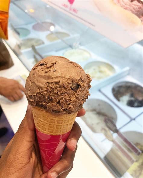 The pair were both ice cream enthusiasts and began their careers in the industry in 1945. Baskin Robbins Malaysia Is Having Their 31% Off Ice Cream ...