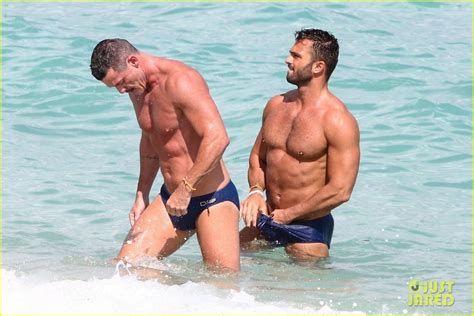 Luke Evans Shows Off His Buff Bod At The Beach With A Friend In Miami Photo Luke