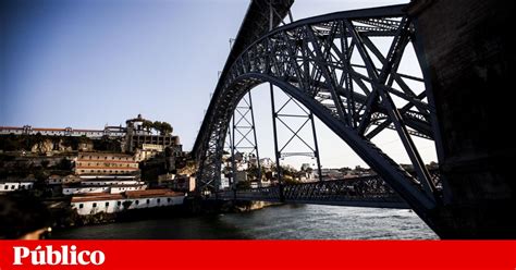 Na ocasião, as autarquias revelaram que a sétima travessia sobre o douro seria construída à cota baixa, numa extensão de 250 metros, que prevê ligação rodoviária, passagem. Rui Moreira estuda com Gaia nova ponte sobre o Douro | Porto | PÚBLICO