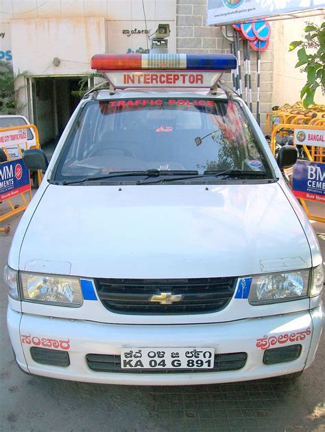 Hd Wallpaper Traffic Speed Cop Car In Bangalore India Photos Law