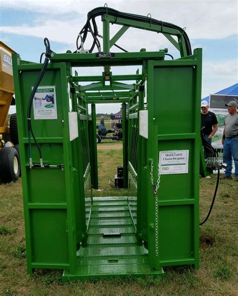 Hydraulic Squeeze Chute Real Tuff