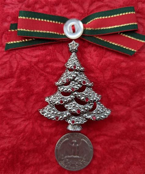 Vintage Avon Christmas Tree Broochpin With Red Rhinestones And A Clear