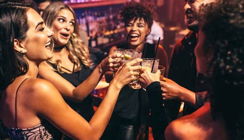 First Time Clubbing Tips And Truths For Partying Dos And Donts